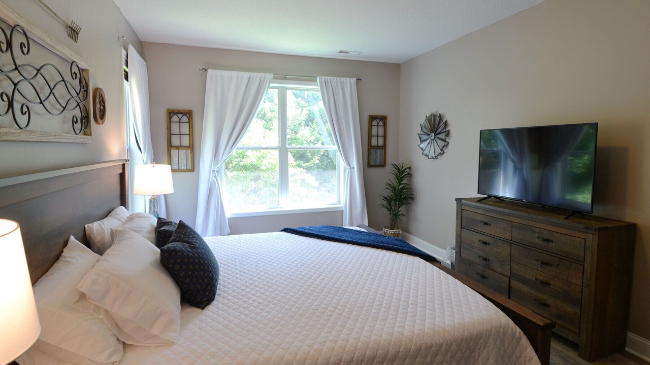 Photo of Bedroom in Mars Hill