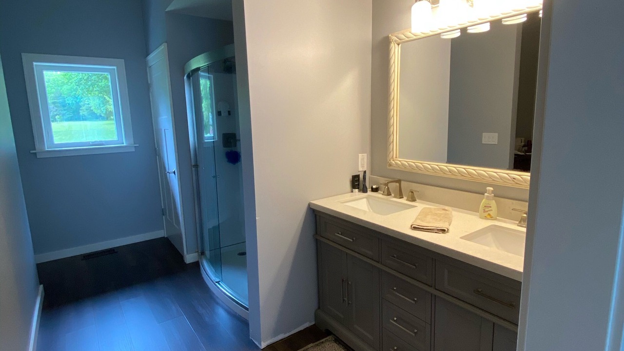 Photo of Bathroom in Roach