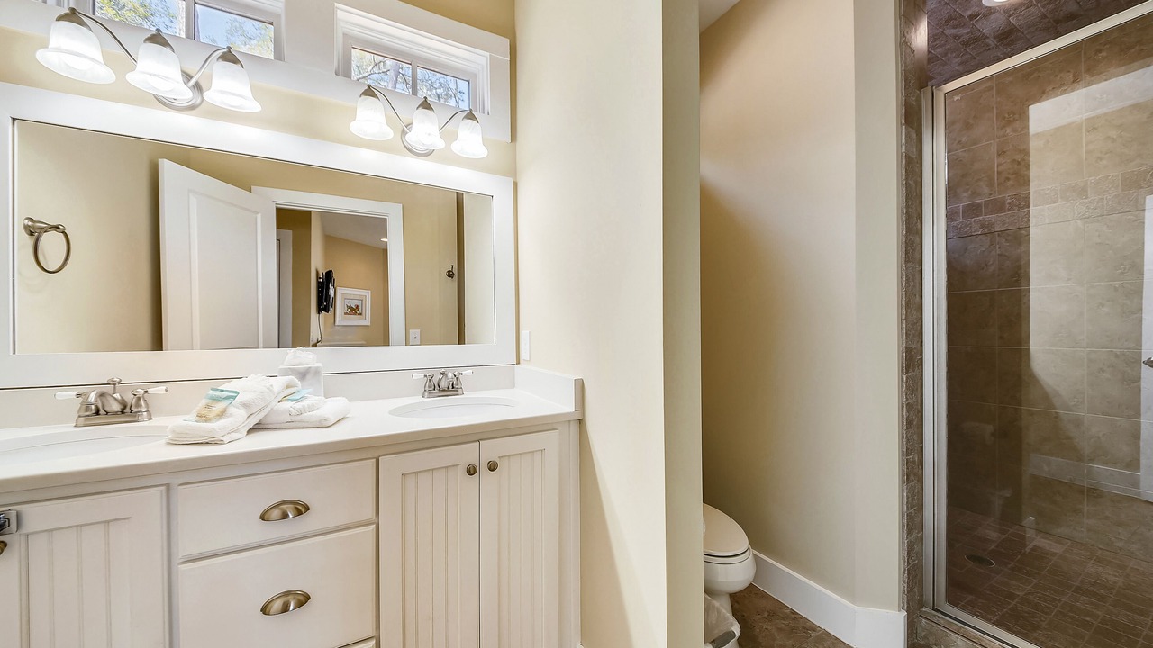 Photo of Bathroom in Melrose on the Beach