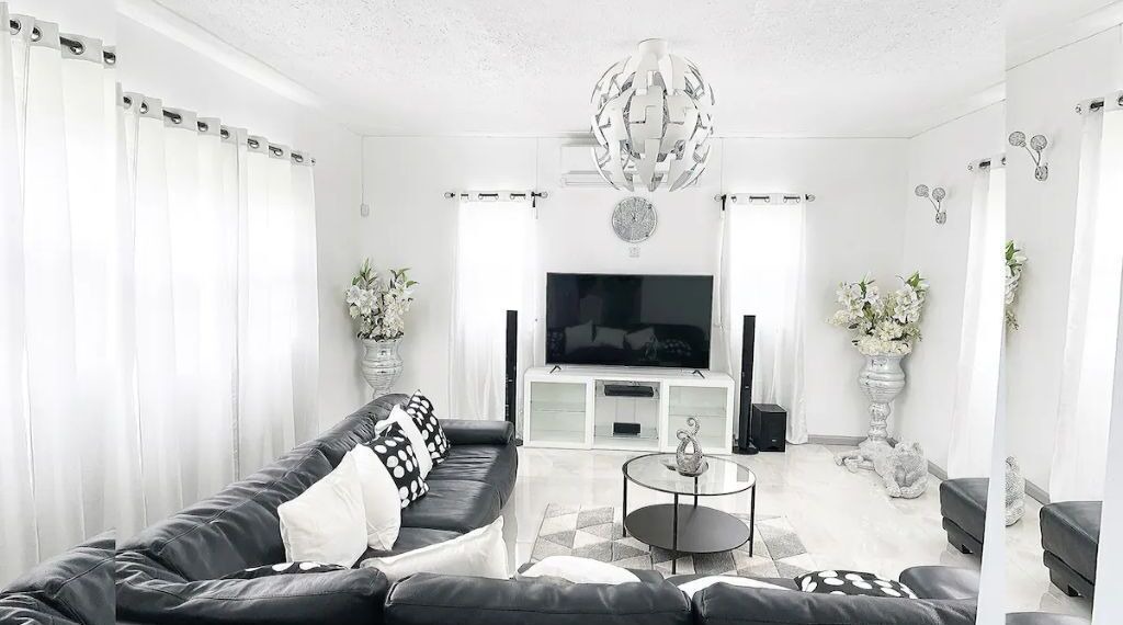 Photo of Livingroom in Runaway Bay