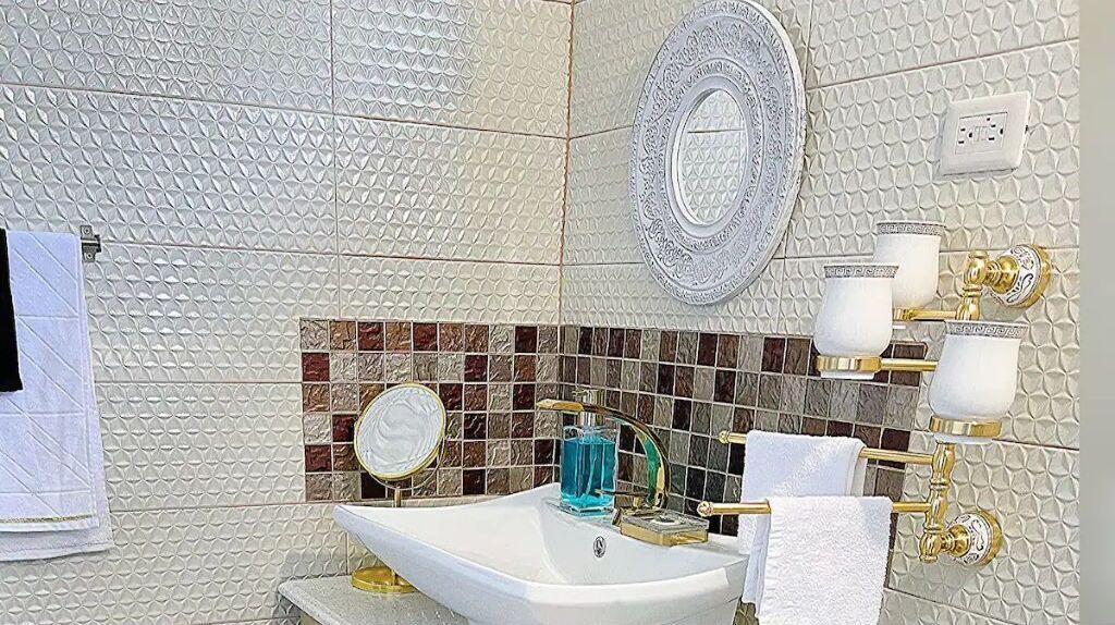 Photo of Bathroom in Runaway Bay