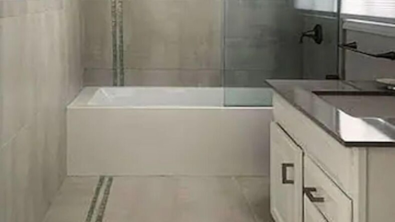 Photo of Bathroom in Belmont Shore
