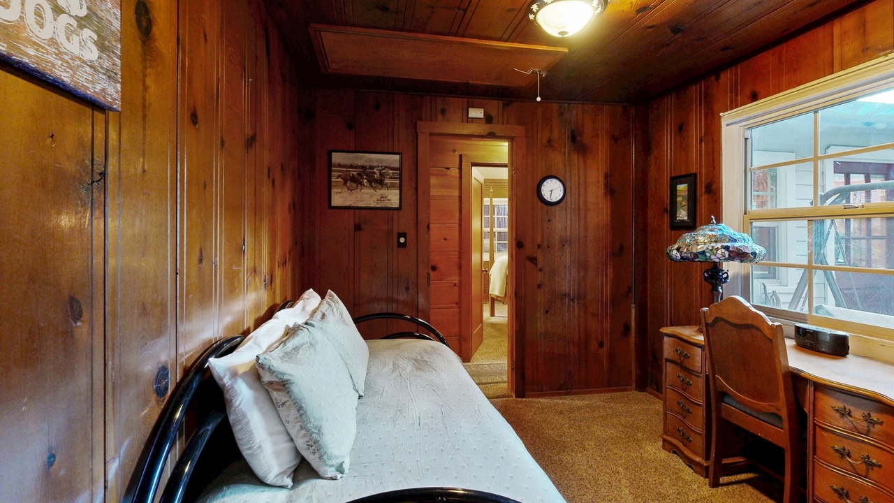 Photo of Bedroom in Guerneville