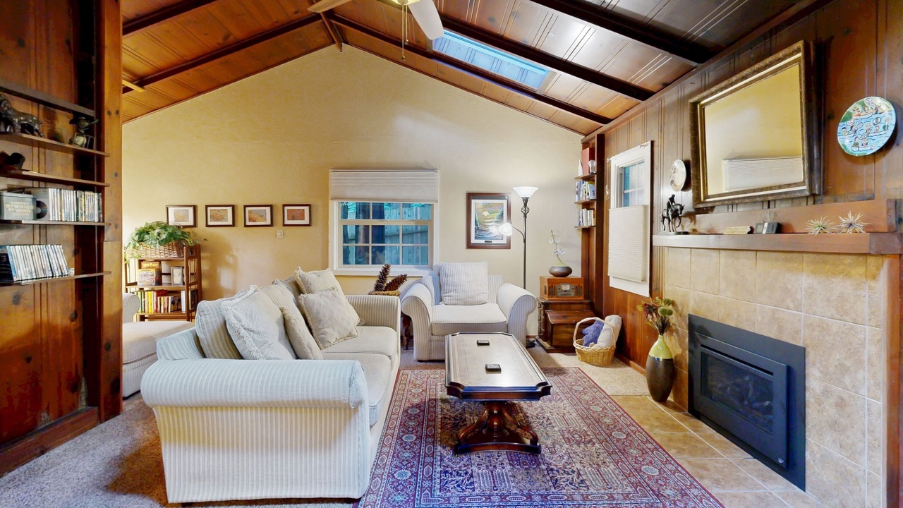 Photo of Livingroom in Guerneville