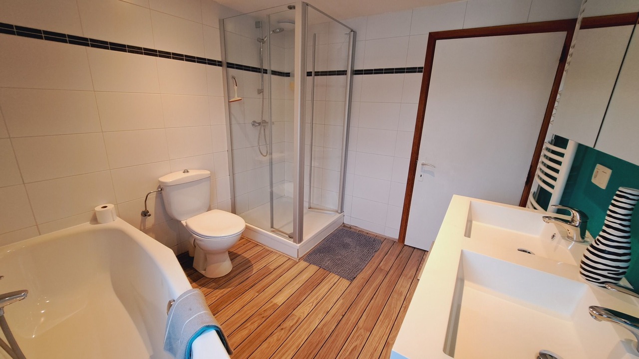 Photo of Bathroom in Wibrin