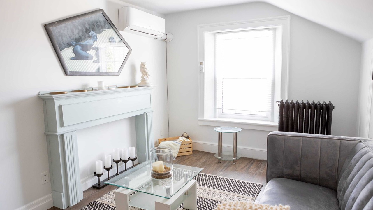 Photo of Livingroom in Burlington