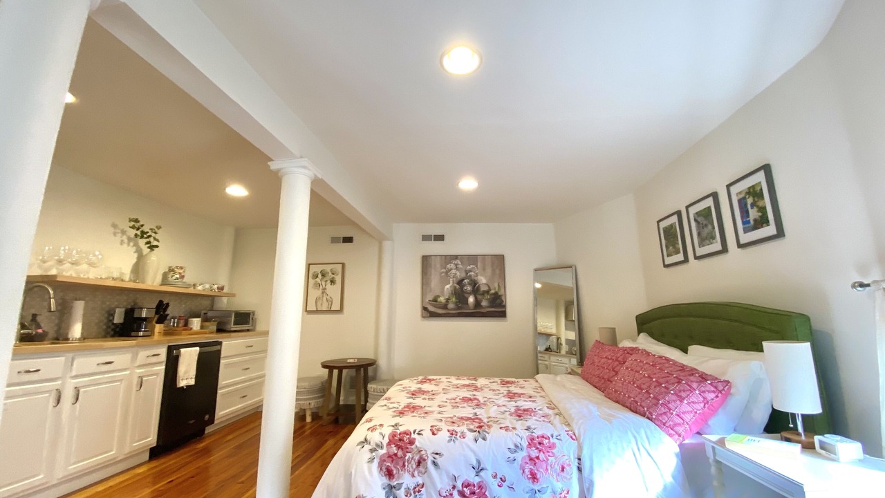 Photo of Bedroom in Historic Montford