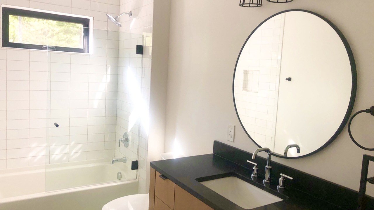 Photo of Bathroom in Glen Arbor