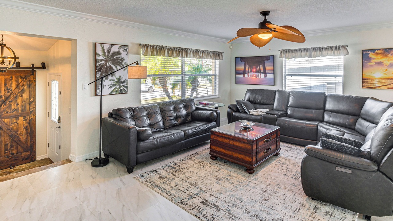 Photo of Livingroom in Hudson Beach Estates