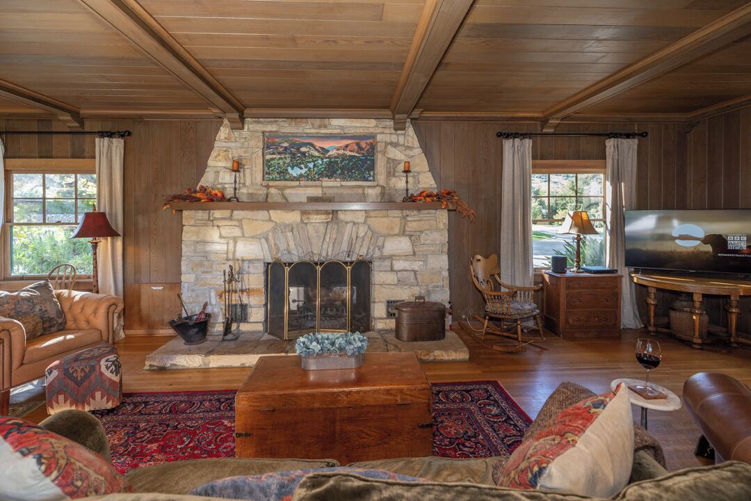 Photo of Livingroom in Greenfield