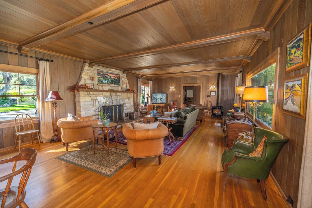 Photo of Livingroom in Greenfield