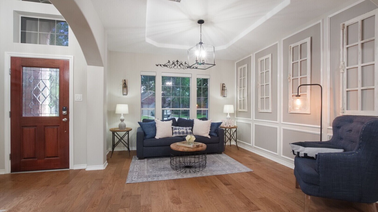 Photo of Livingroom in Spring