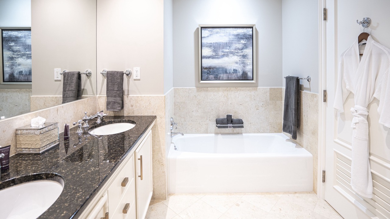 Photo of Bathroom in Seven Mile Beach