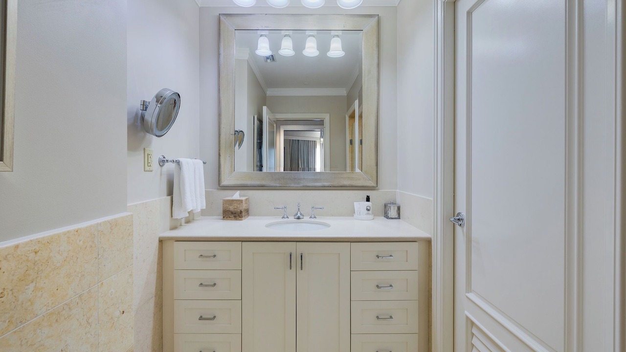 Photo of Bathroom in Seven Mile Beach