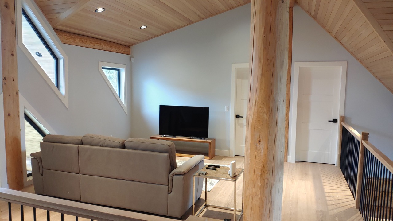 Photo of Livingroom in Harrison Hot Springs