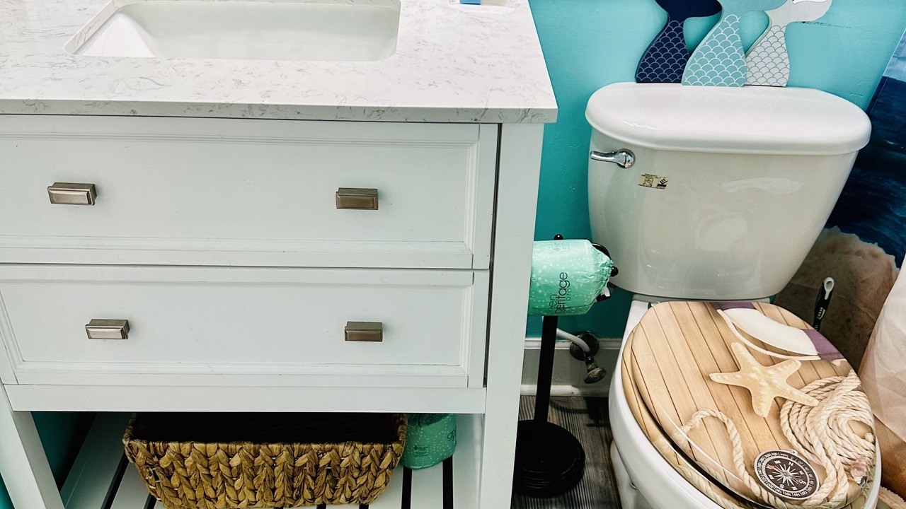 Photo of Bathroom in Folly Field