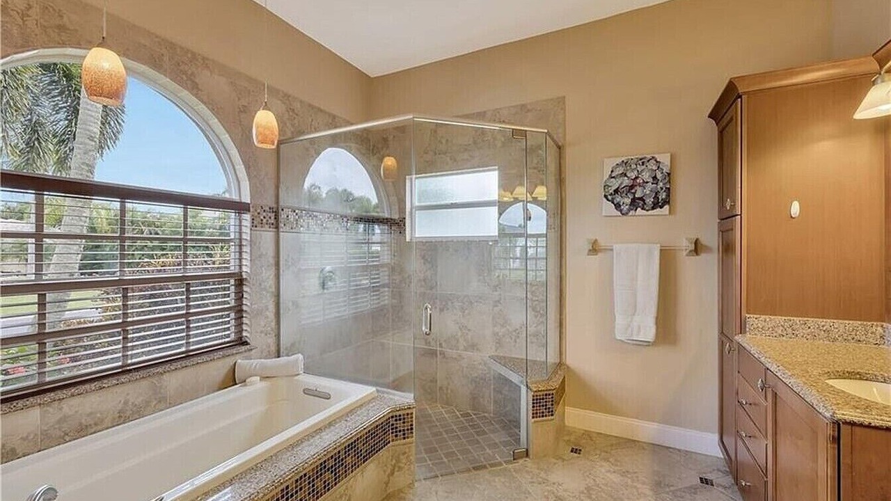 Photo of Bathroom in Biggar
