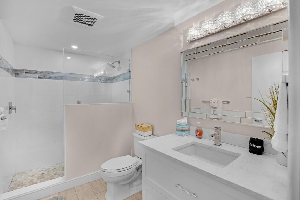Photo of Bathroom in Truman Annex