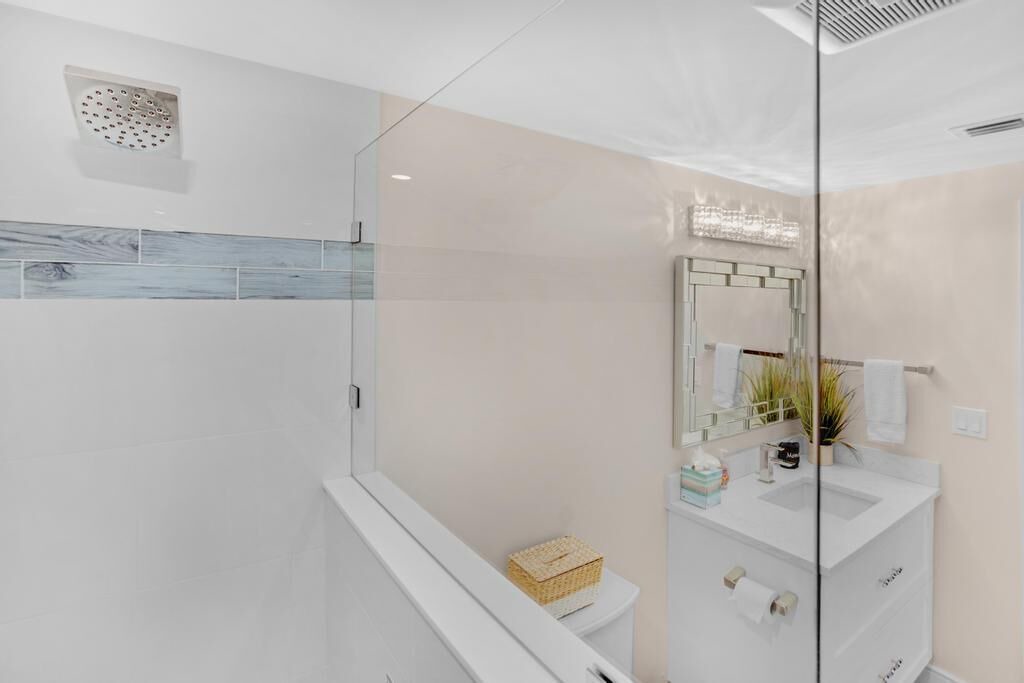 Photo of Bathroom in Truman Annex