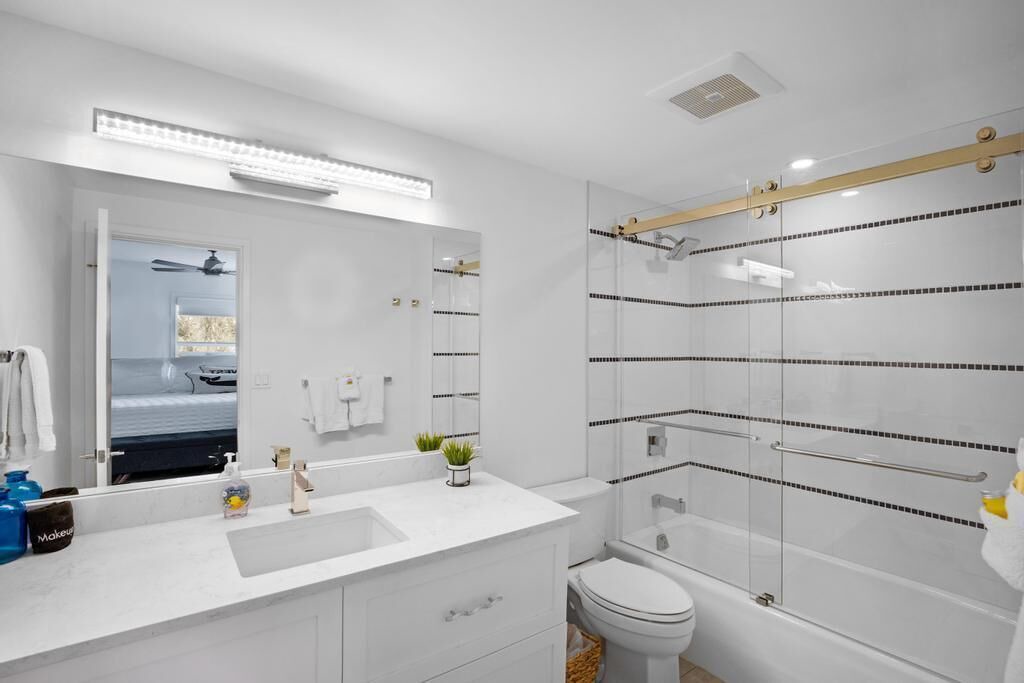 Photo of Bathroom in Truman Annex