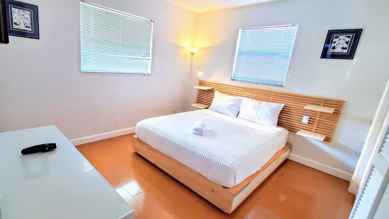 Photo of Bedroom in Hallandale Beach