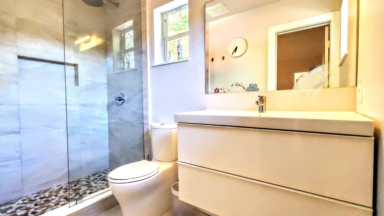 Photo of Bathroom in Hallandale Beach