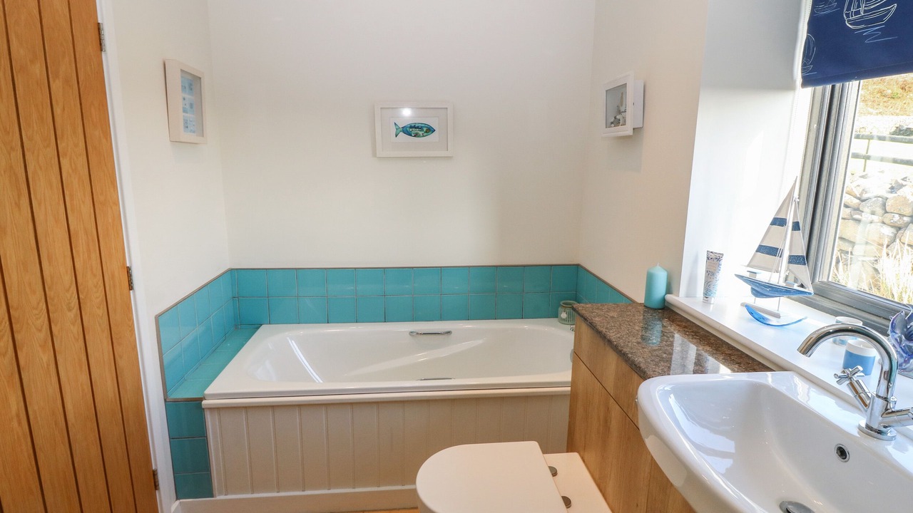 Photo of Bathroom in Rhyd-y-clafdy
