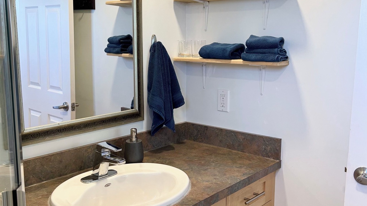 Photo of Bathroom in Quathiaski Cove