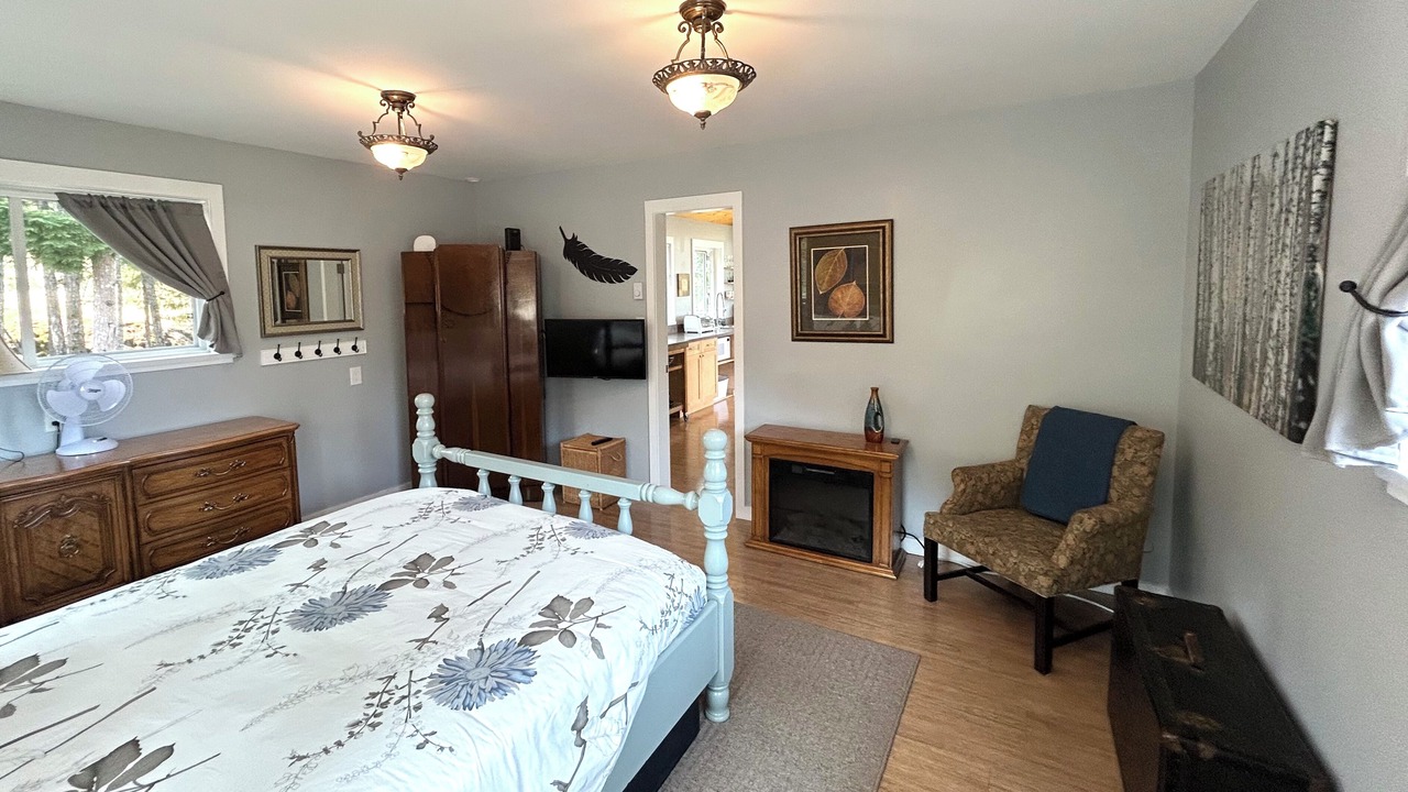 Photo of Bedroom in Quathiaski Cove