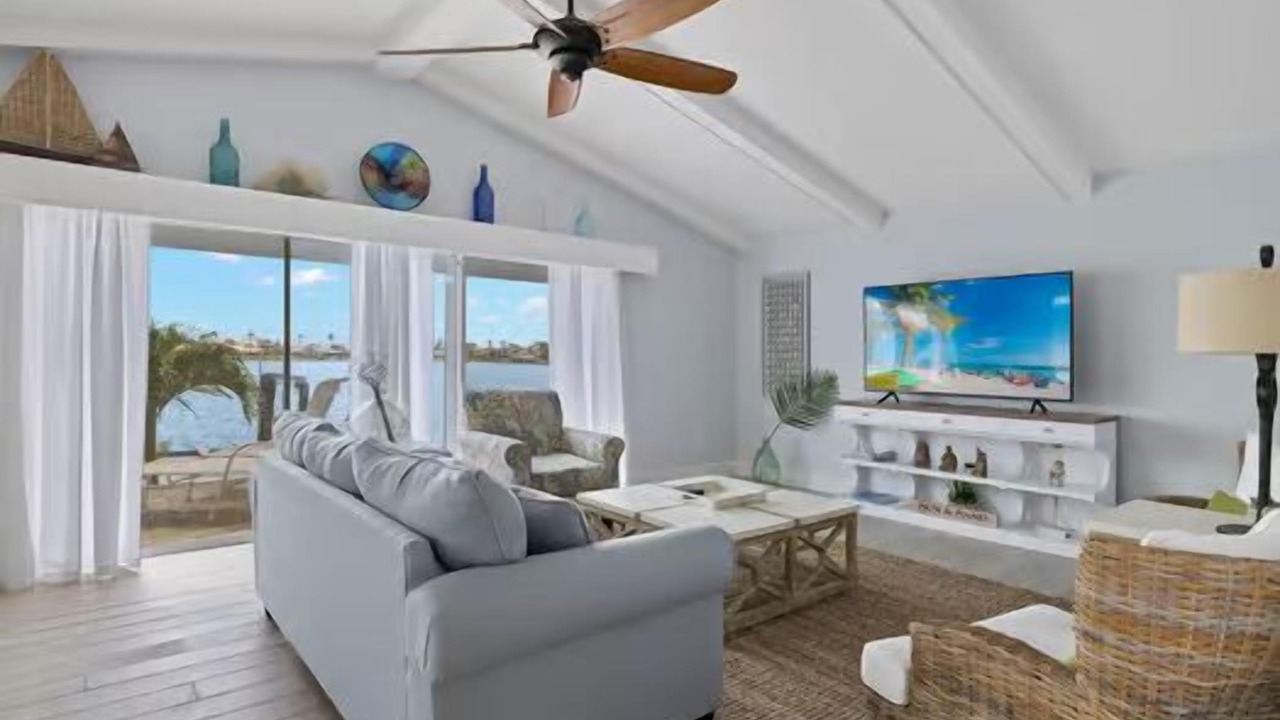 Photo of Livingroom in Eight Lakes
