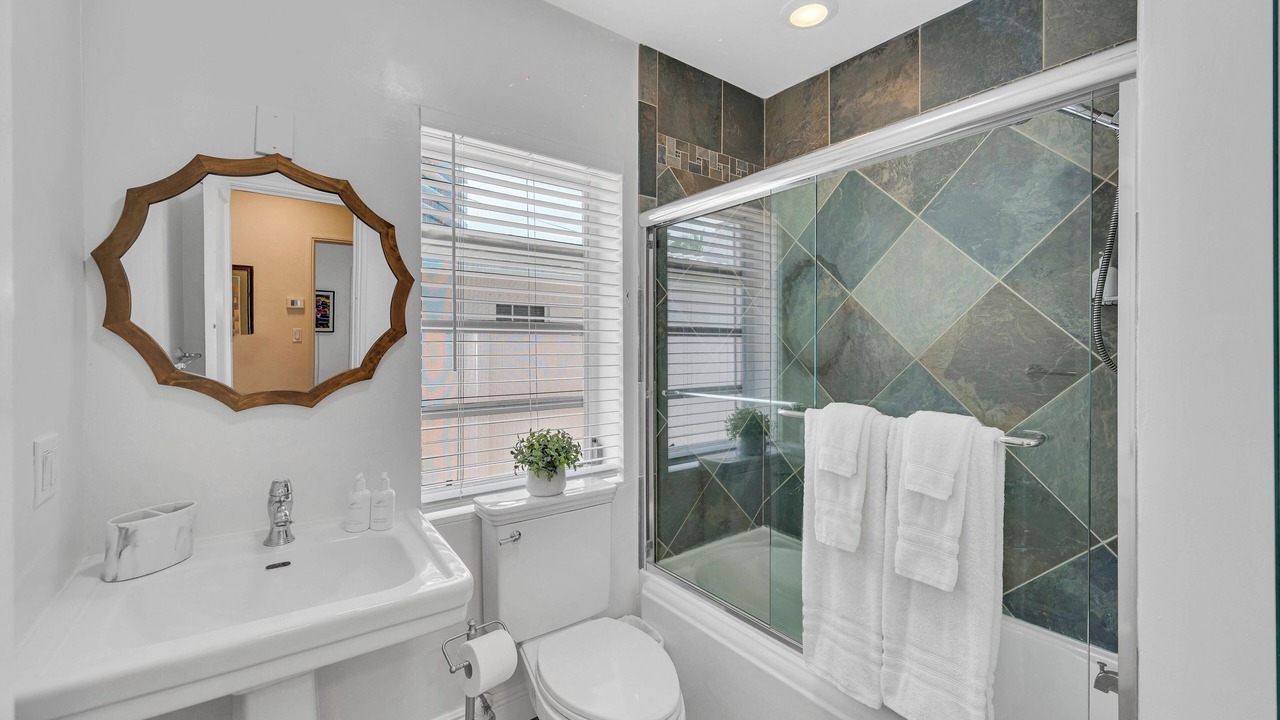 Photo of Bathroom in Lauderdale Beach