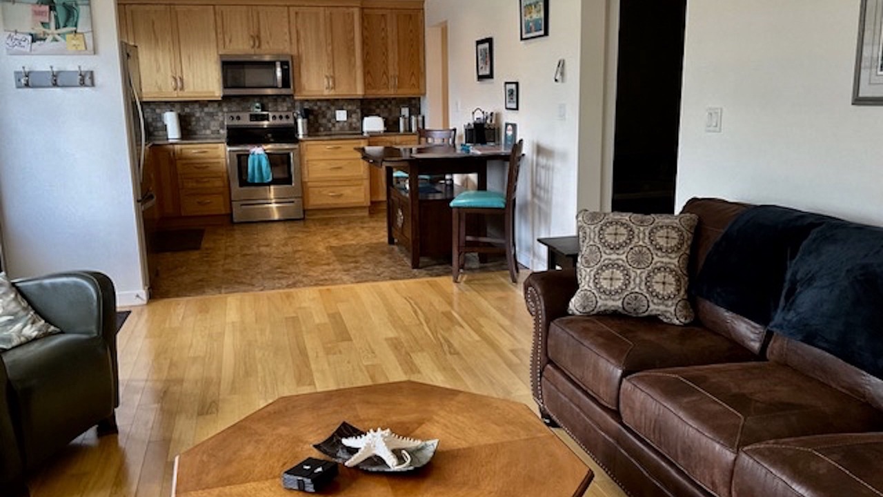 Photo of Livingroom in Campbell River