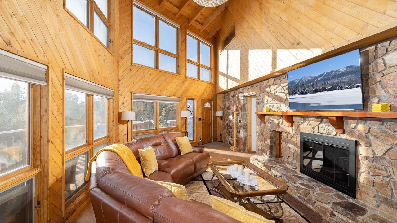 Photo of Livingroom in Whispering Forest