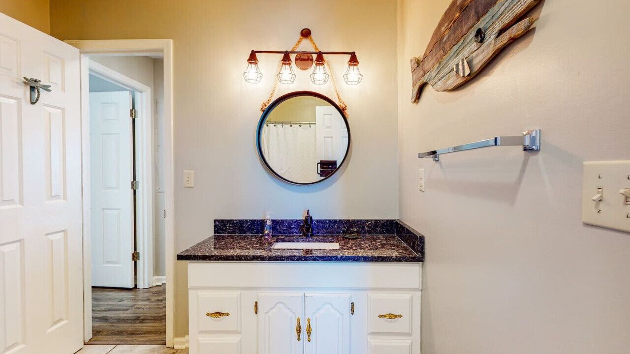 Photo of Bathroom in Beachwalk