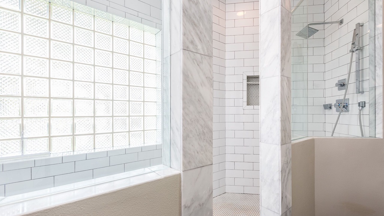 Photo of Bathroom in Pirates Beach