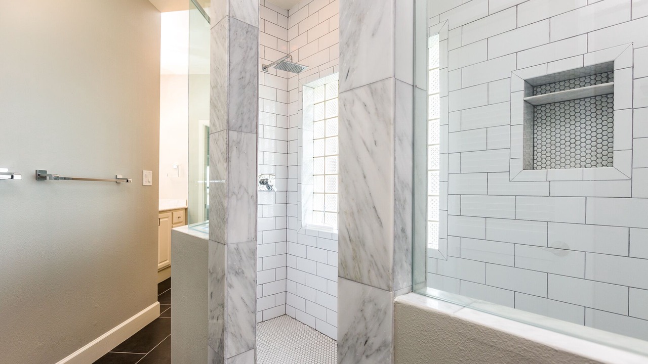 Photo of Bathroom in Pirates Beach