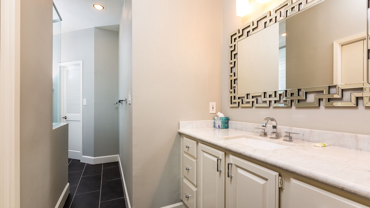 Photo of Bathroom in Pirates Beach