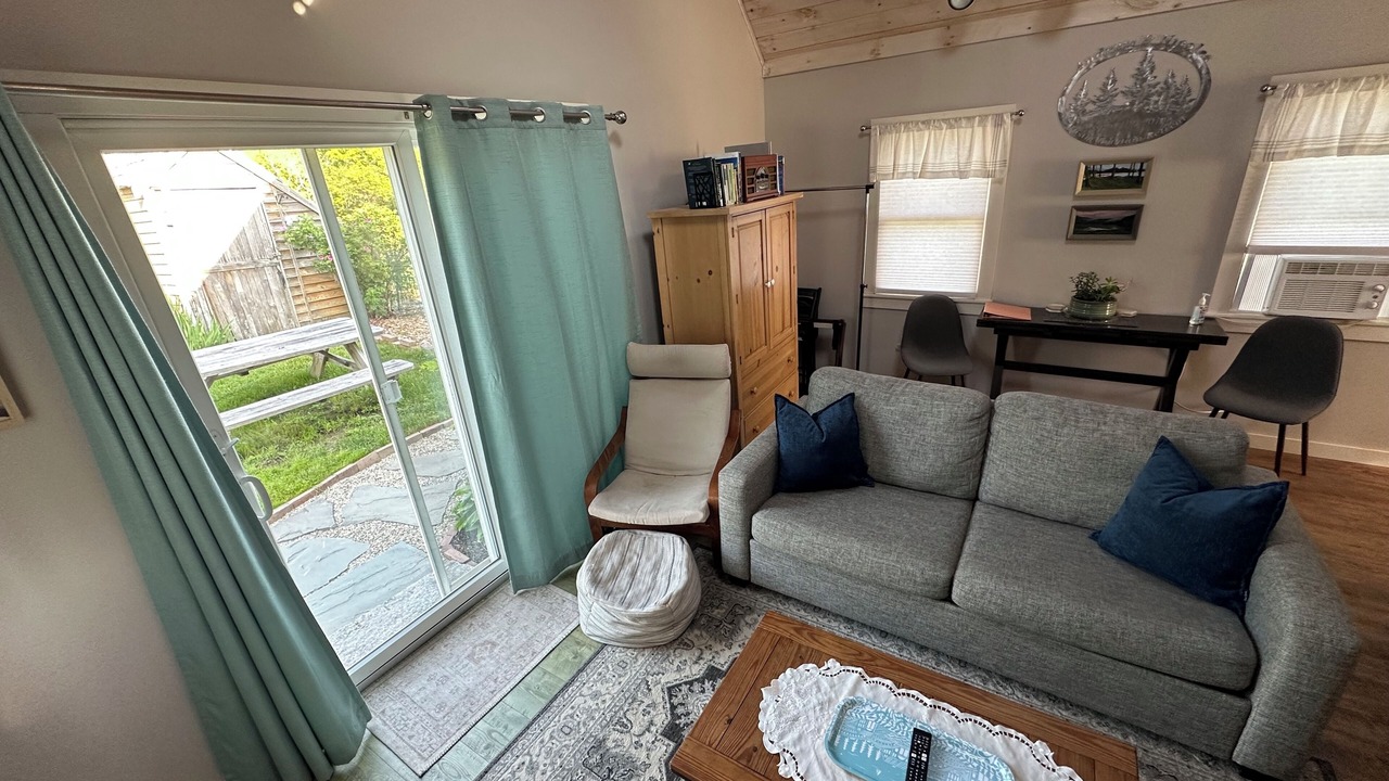 Photo of Livingroom in Seal Cove