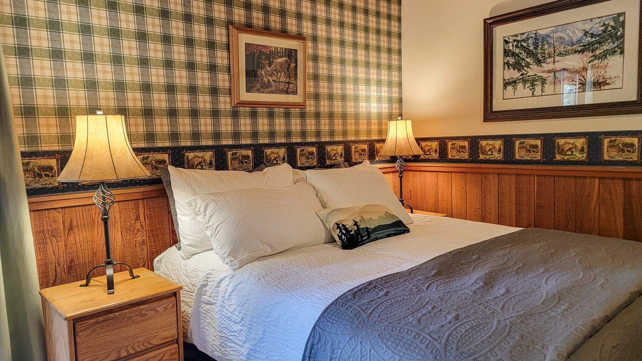 Photo of Bedroom in Mazama