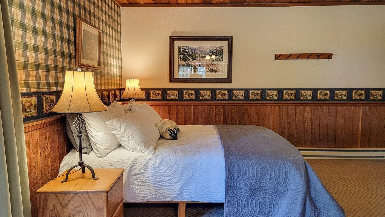 Photo of Bedroom in Mazama