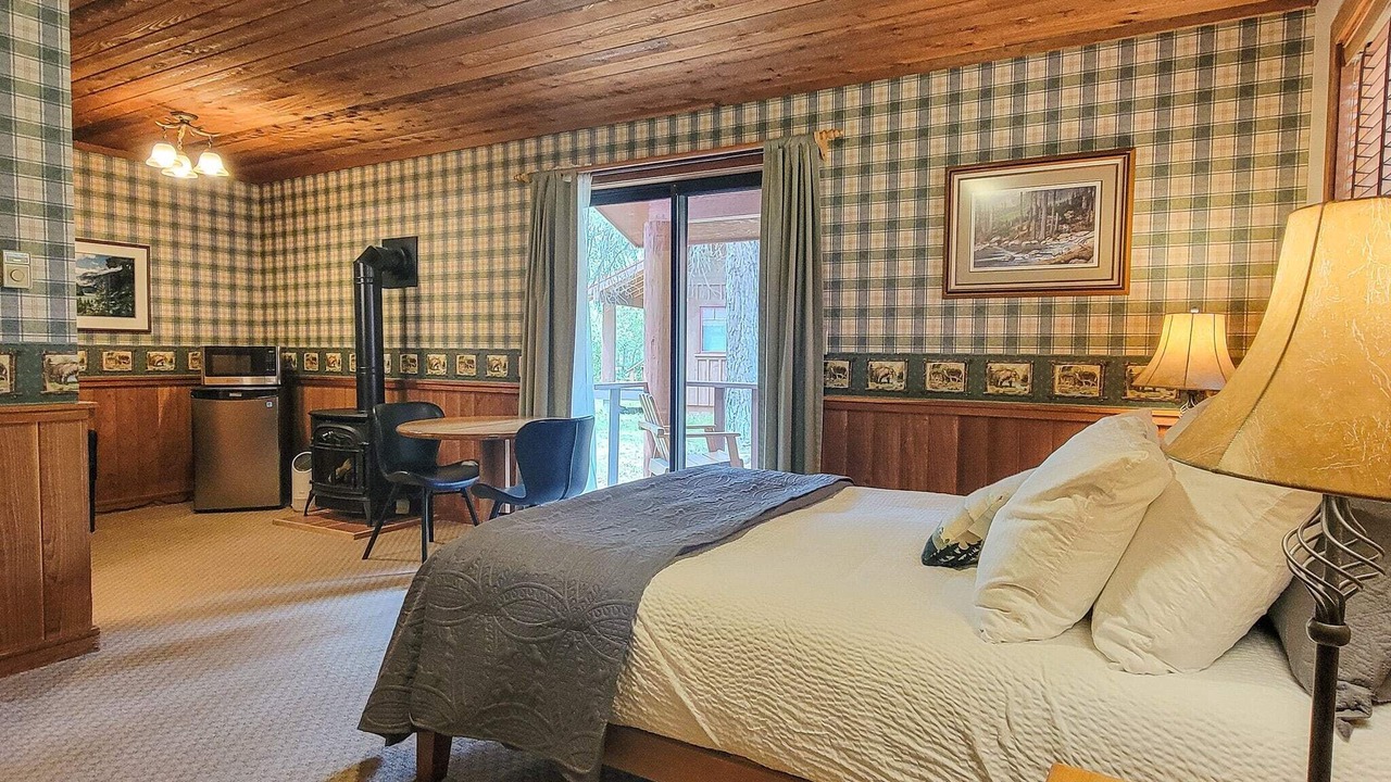 Photo of Bedroom in Mazama