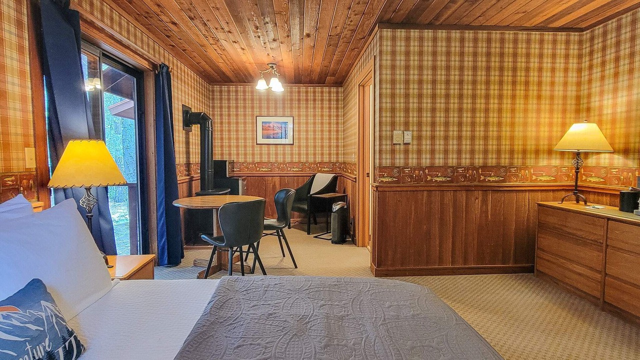 Photo of Bedroom in Mazama