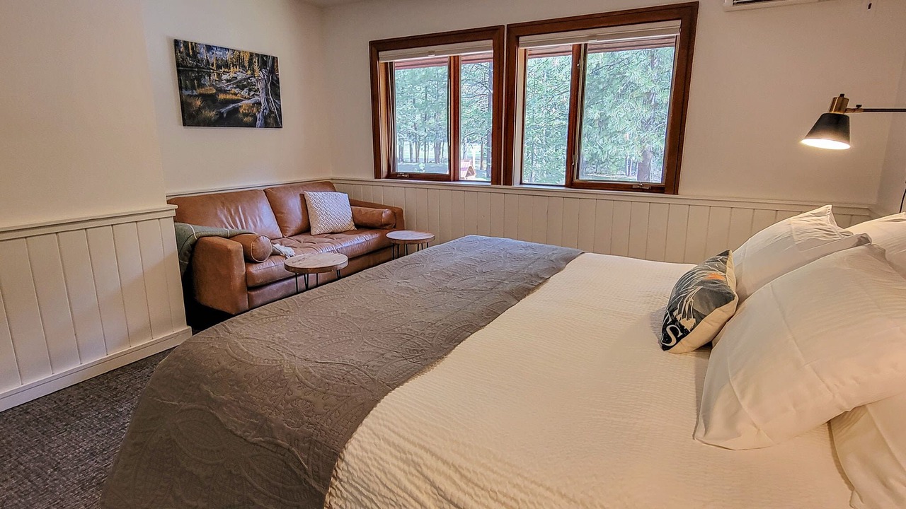 Photo of Bedroom in Mazama
