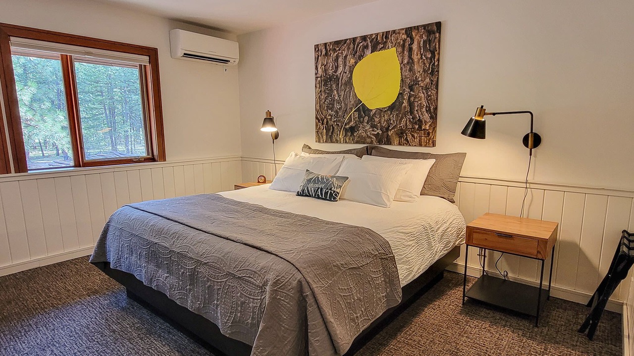 Photo of Bedroom in Mazama