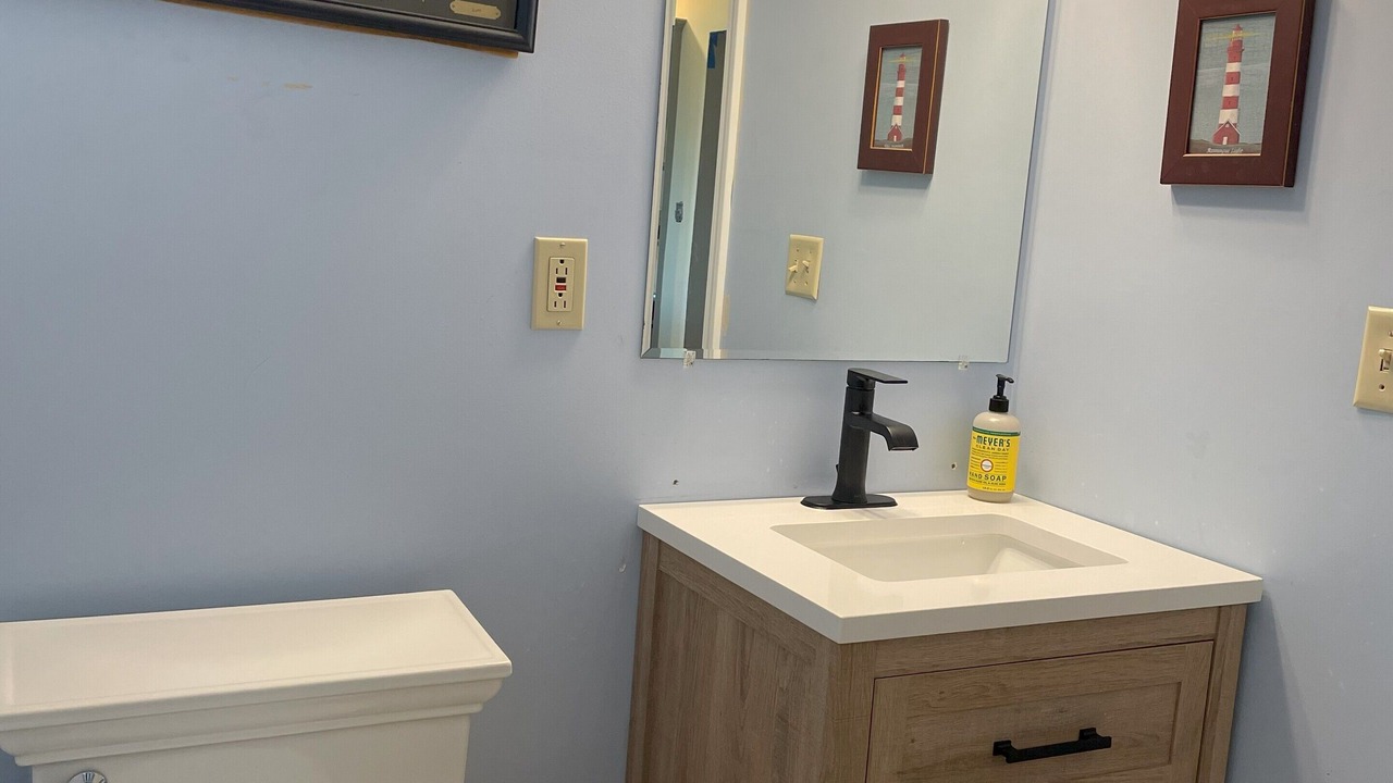 Photo of Bathroom in Kelleys Island
