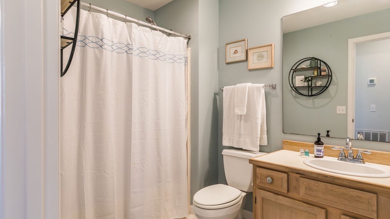 Photo of Bathroom in Beachwalk