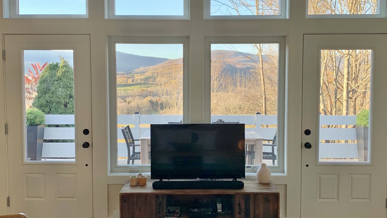 Photo of Livingroom in Roxbury