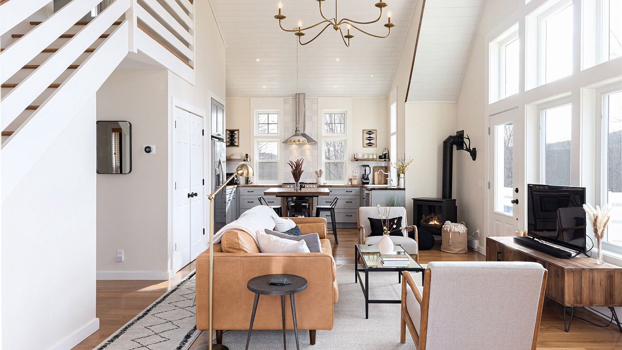 Photo of Livingroom in Roxbury