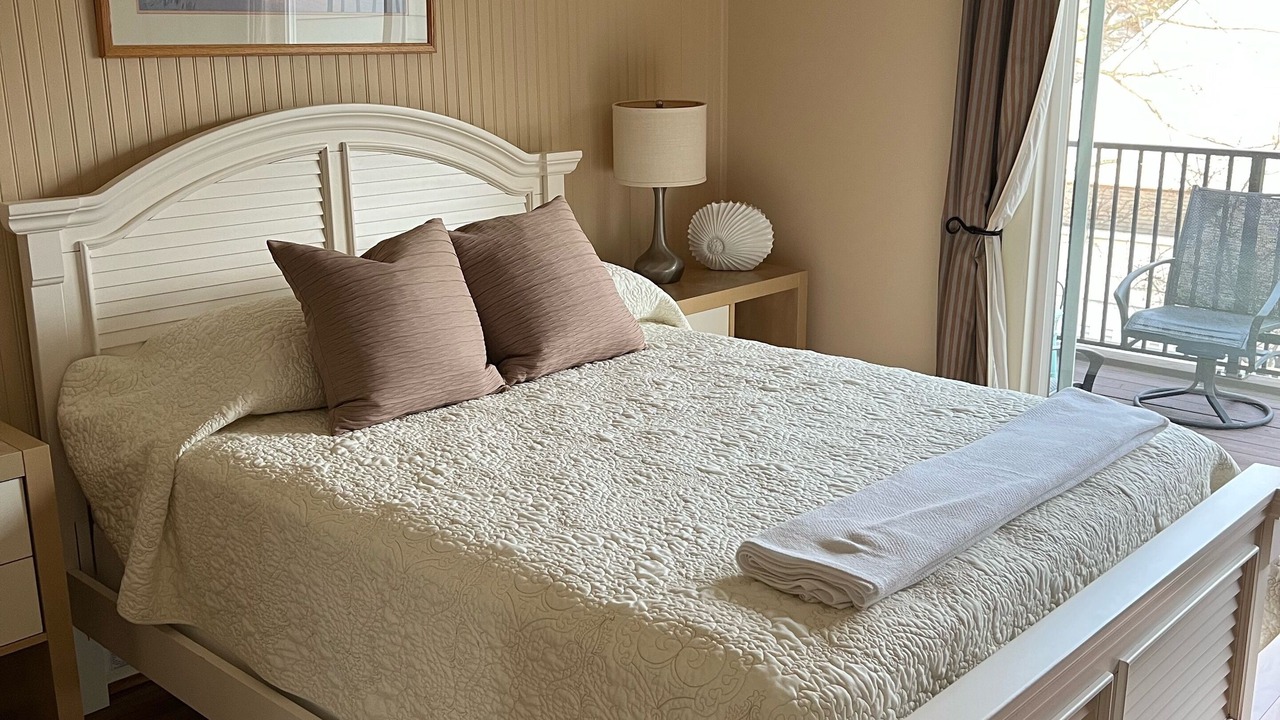 Photo of Bedroom in Country Club Estates