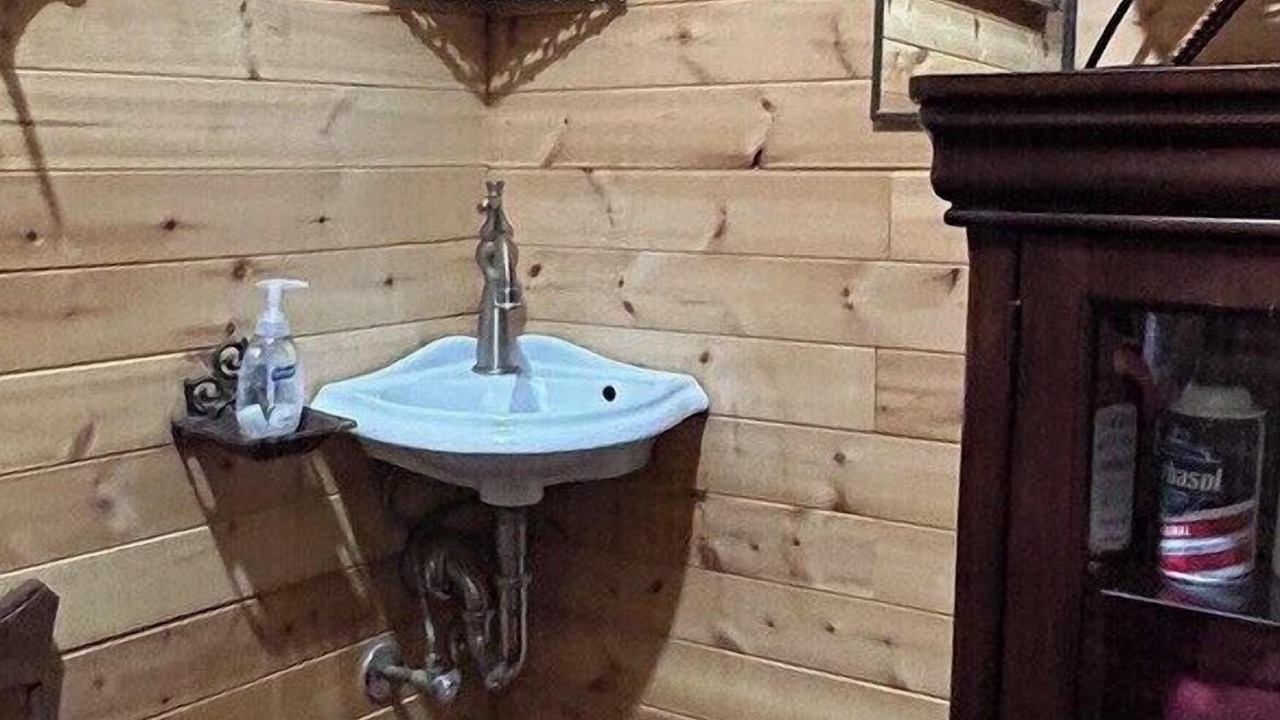 Photo of Bathroom in Canyon